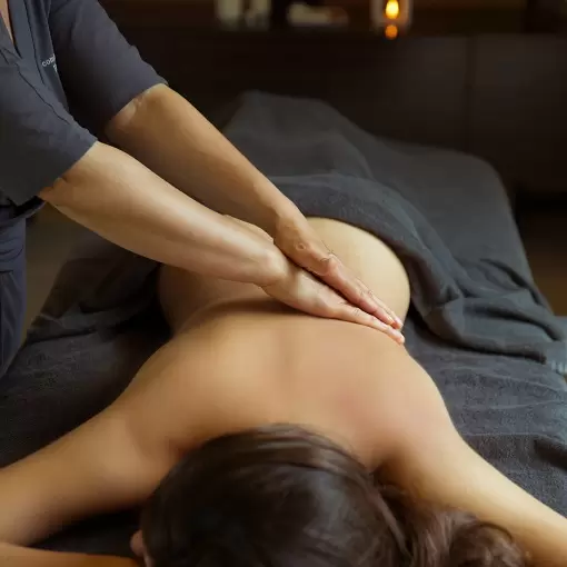 Massage: [comfort zone] Tranquillity Wellbeing Ritual